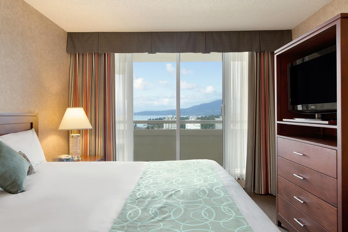 Coast Plaza Hotel & Suites, Vancouver BC<
