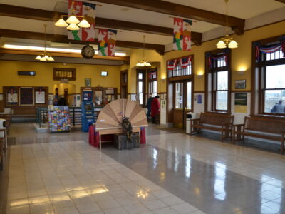 The interior of Kelso/Longview station.